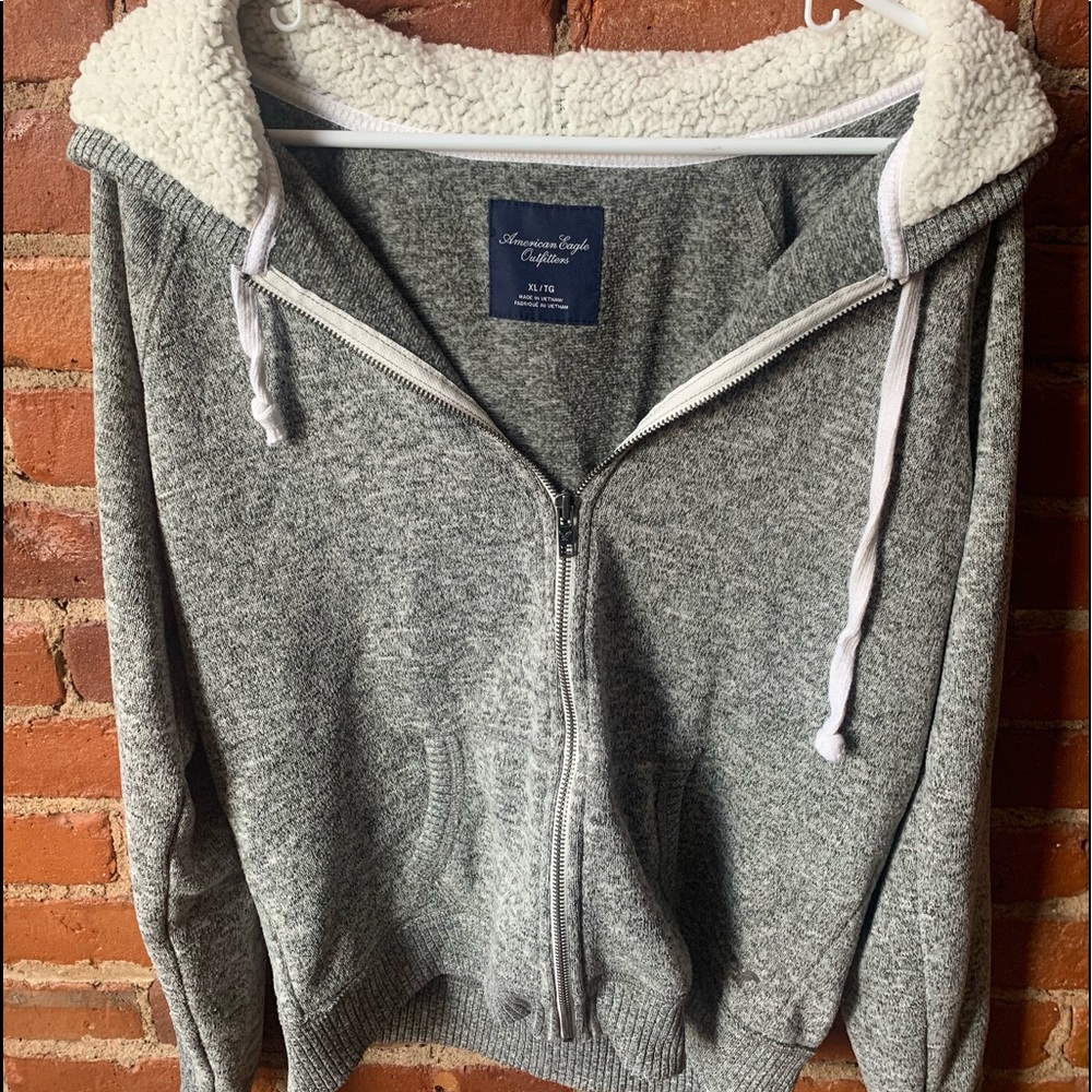 Zippered sweatshirt